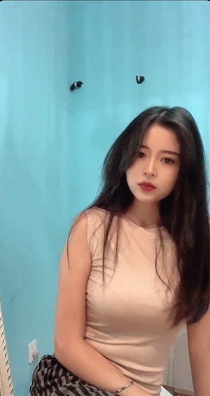 |搞笑GIF：这就是你们想要的大长腿小姐姐吗，真心厉害了啊