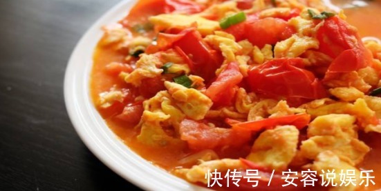 西红柿炒鸡蛋，美味多汁又十分营养，是一道非常常见的家常菜