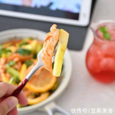 泰式甜辣酱|#夏日开胃餐#泰式甜辣鸡胸肉沙拉