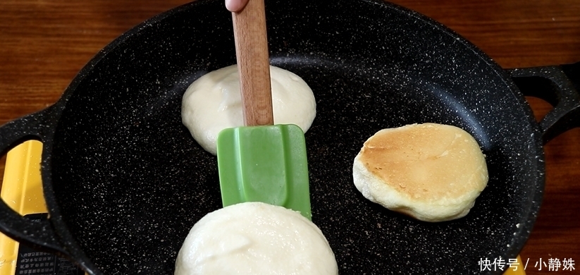 平底锅|不加泡打粉,不用发酵,这样做的小蛋糕超好吃,一个平底锅就搞定