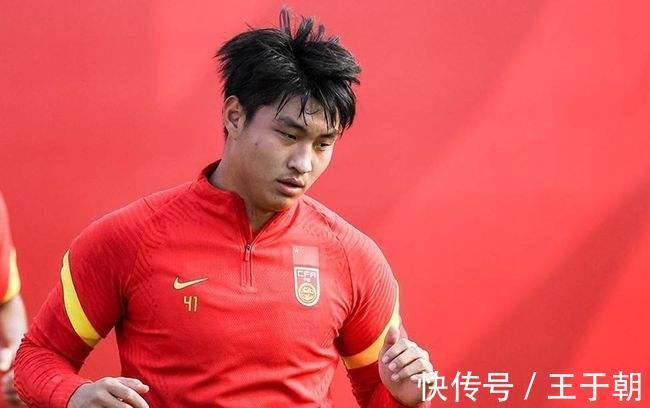 比赛|5归化离开中国!李霄鹏收获意外惊喜,力助12强赛国足战胜日本