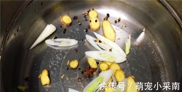 罗非鱼就应该这样吃,对半切开上锅煎,出锅后外香里嫩,口感特香