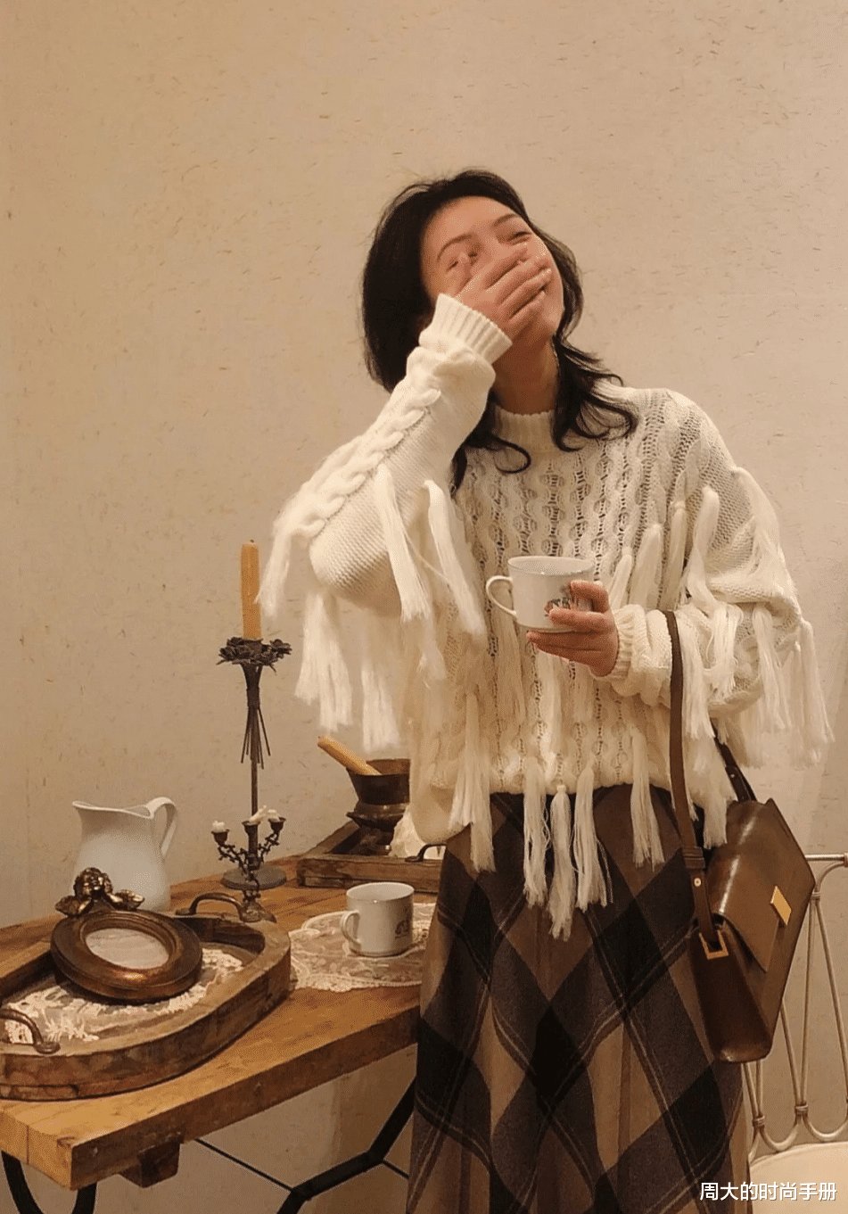 如何用穿搭来营造氛围感，四种节日聚会穿搭方式，不穿红色也能有节日感