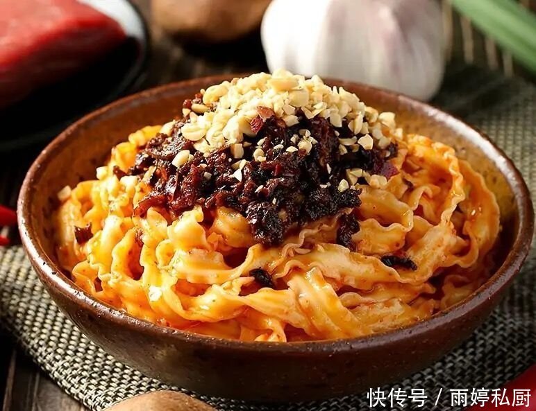 买方便面时,除了康师傅,遇见这4款方便面也尝一尝,错过可惜了