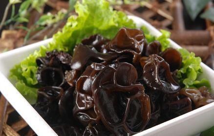 垃圾|黑木耳加一物炒，每天吃几口，体内垃圾没了，皱纹不见了，不显老