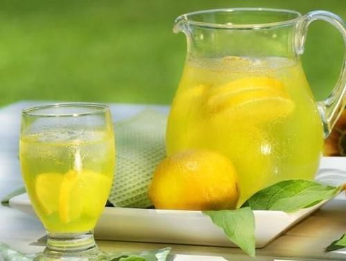 美白类|脸上长斑的女人,建议养成这4个生活好习惯,让你皮肤白皙更细腻