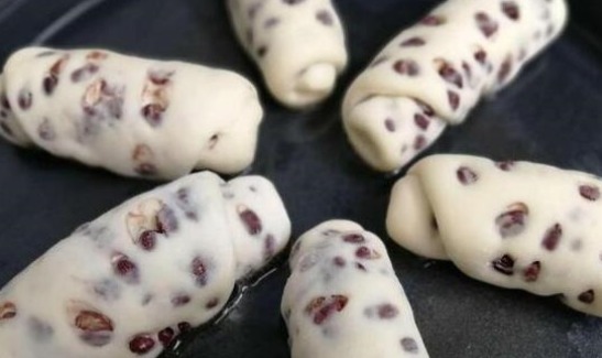 红豆卷最好吃的做法,无需烤箱,松软可口,当早餐最好不过了!