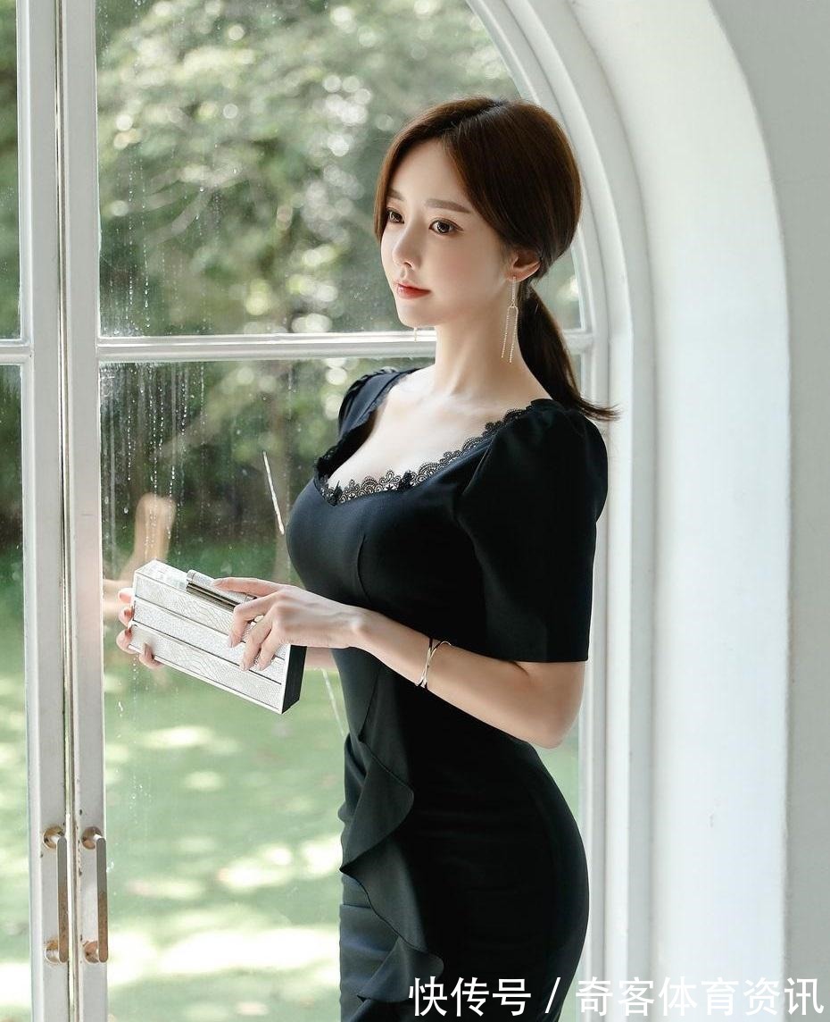 女性 一袭黑色连衣裙,穿出女性最知性的优雅风韵!