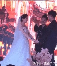 |搞笑GIF:接女朋友下班,走两个小时候了,还没有到家