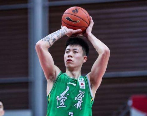 前锋|又一22岁篮球小将横空出世!此数据联盟第一,将填补男篮前锋短板