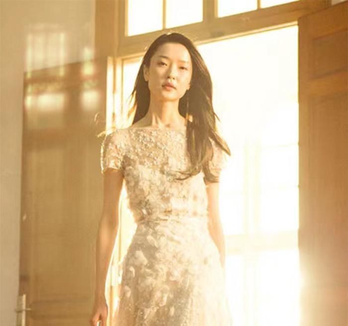 脸上有这4个“特征”的女生，尽量别留长直发！短发才更适合你