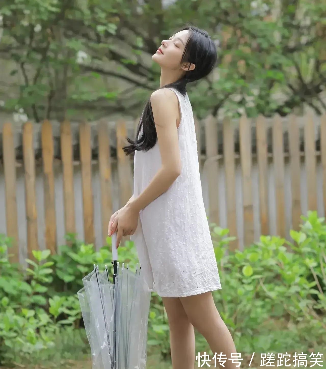 穿搭|食色99——美女穿搭5: 清新甜美无袖小白裙