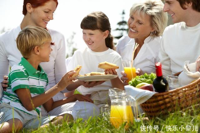 关联句|小学生拿爸爸造句,妈妈看完转身买搓衣板,没想到老师却给100分