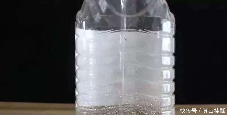 油桶|剩下的空油桶先别扔,教你变废为宝,半月不浇水也没事!