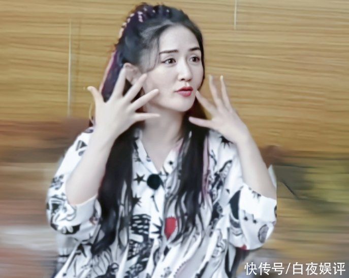 冲着谢娜复出看《快本》直播,却被33岁赵丽颖给美到了