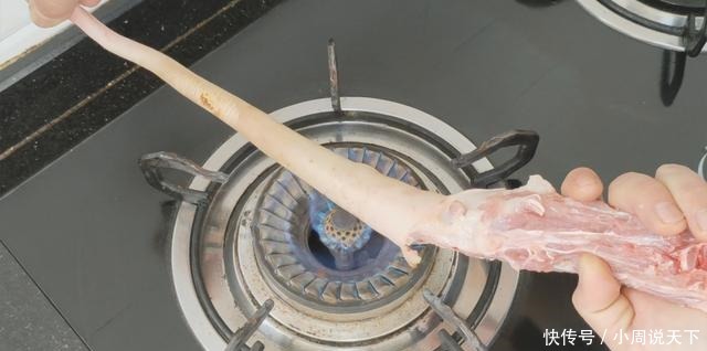 2条猪尾加1把黑豆,天冷了教你正确吃法,温补好吃,全家适合吃