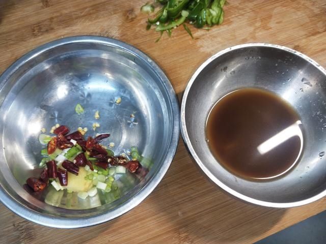 饭店“炒绿豆芽”为啥那么好吃原来多做这1步,豆芽脆爽又入味