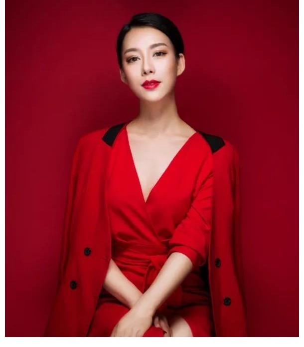 主持人|山東衛(wèi)視美女主持人：李毅