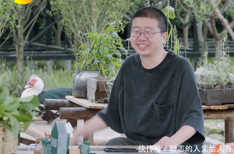 拖拉机 理想中的家长!张艺兴制作十字架运树苗,何炅的三个决定很圈粉