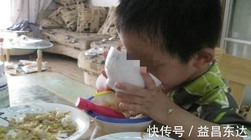 拔掉|6岁男孩长出“双排牙”，要一颗颗拔掉，妈妈自责不已，都怪我