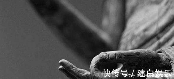 下棋!你知道“观棋不语真君子”的下半句吗它才是经典,道破做人真理