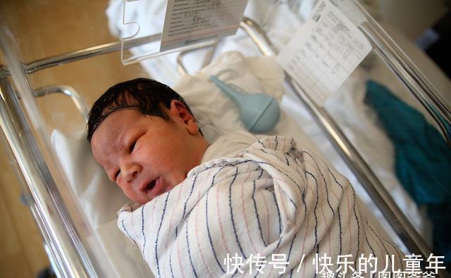 满月|宝宝第一个月长几斤正常?0~1岁宝宝体重参照表出炉,你娃达标没