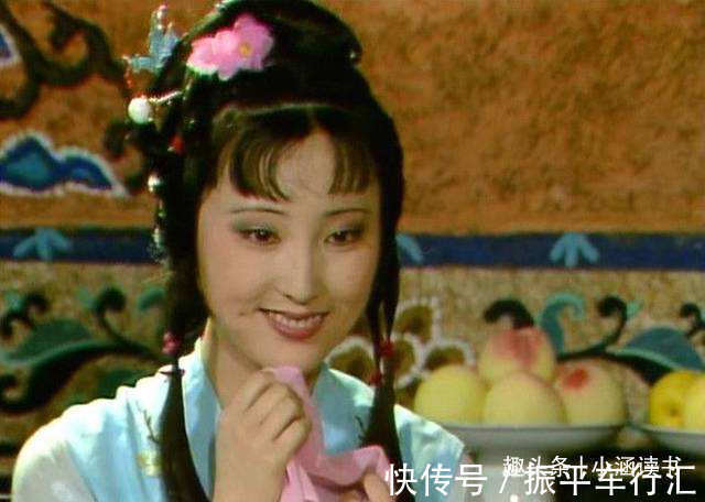 红楼梦!王熙凤有多讨厌林黛玉?她说的三个玩笑,每一个都透着鄙夷之心