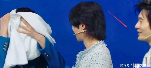 小宋 宋亚轩淋水后,王牌家族无人给拿毛巾,只有不受待见的他送上温暖