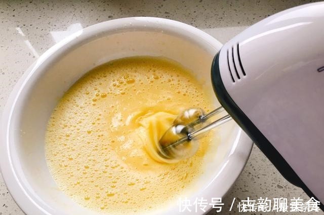 无水无油老式蛋糕，蛋清蛋黄不分离，在家就能做简单几步，零失败