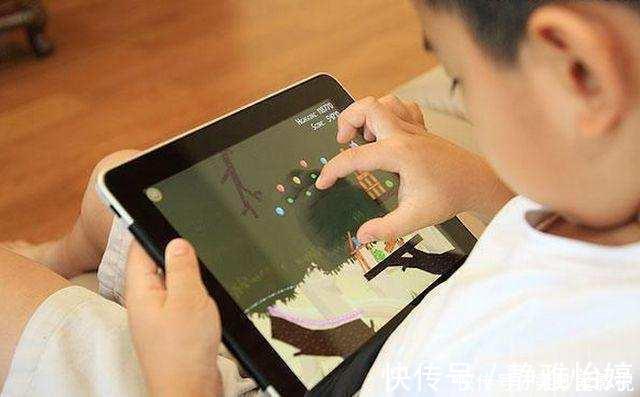 手机|爸妈带孩子买平板,服务员:请7年后来取货!孩子的眼神让人深思