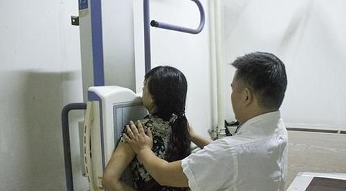 妇科检查|女人做胸透时,医生会看到什么不要不好意思,看就会明白