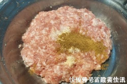 小酥肉|饺子馅想要鲜流油流汁？有人加鸡蛋，有人加油，其实都不全面