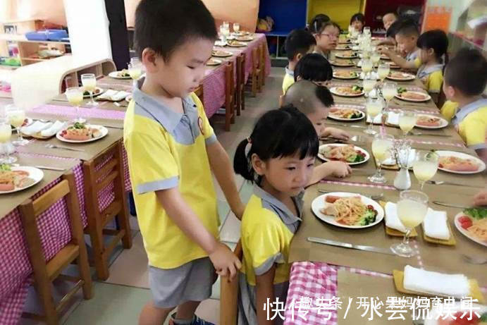 宴席|宴席刚开始,奶奶就替孙子“抢肉”,过来人养废一个孩子很简单