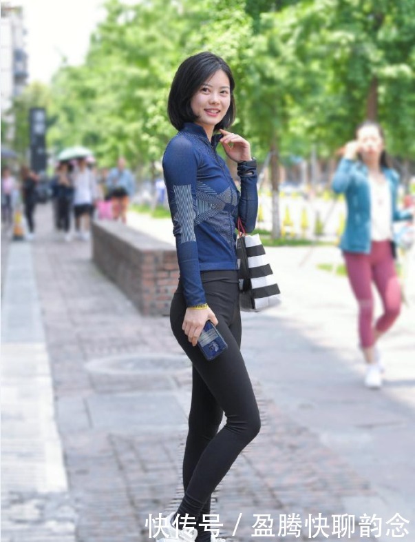 时尚穿搭|小姐姐今年芳龄40,穿这身休闲运动装,瞬间年轻10岁