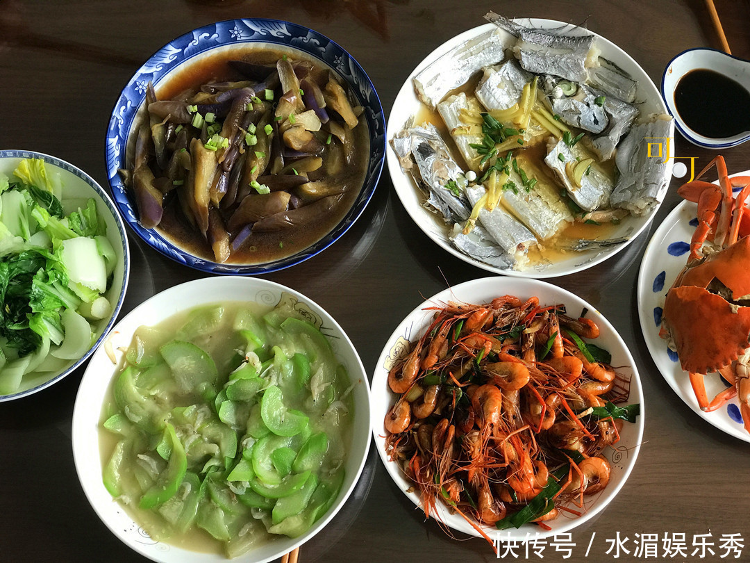 爸妈|端午节请爸妈来家吃饭,六个菜4个粽子300元,你觉得还好吗