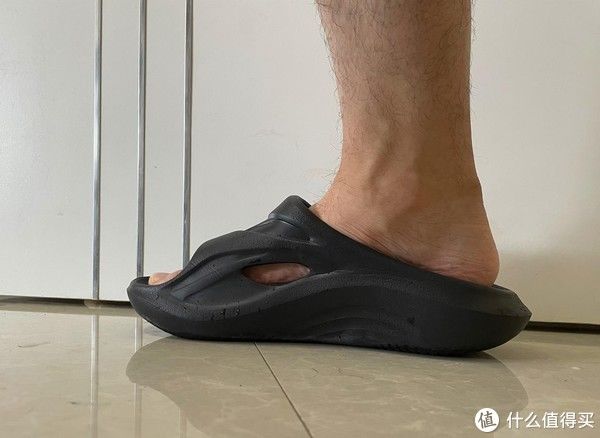 屎感|咕咚减震舒缓拖鞋,给予的不仅仅是踩屎感