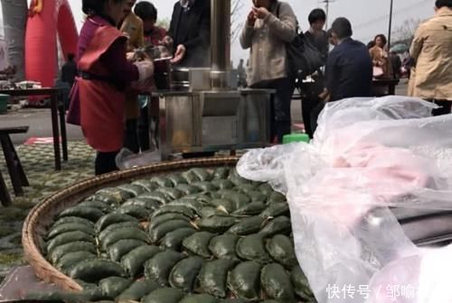 美食小吃|六旬大妈路边卖“它”,成本5毛,卖价2元,三个小时能卖掉4大锅