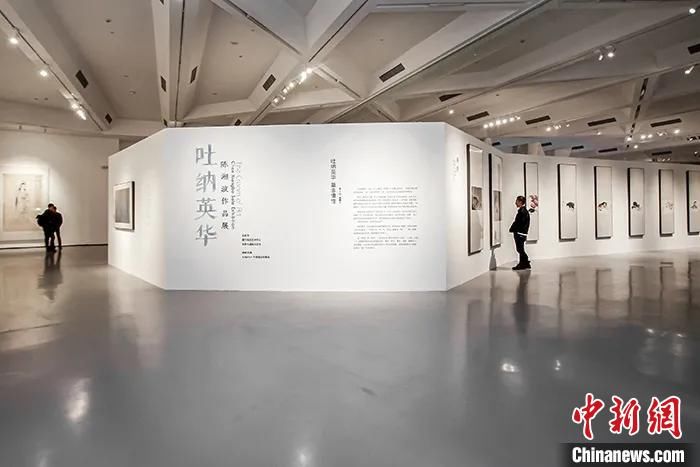 厦门#陈湘波作品展亮相厦门 大型水墨装置与观众互动