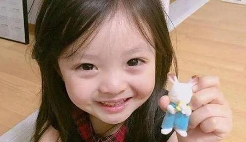 小时候|为什么有的人小时候好看,长大后却变丑了?真相太扎心了