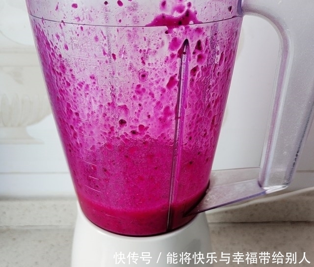 火龙果汁皮冻,口感筋道Q弹、颜色赏心悦目