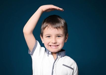 积食|7岁男童身高145cm,儿科专家提醒:这4点许多家长可以学习