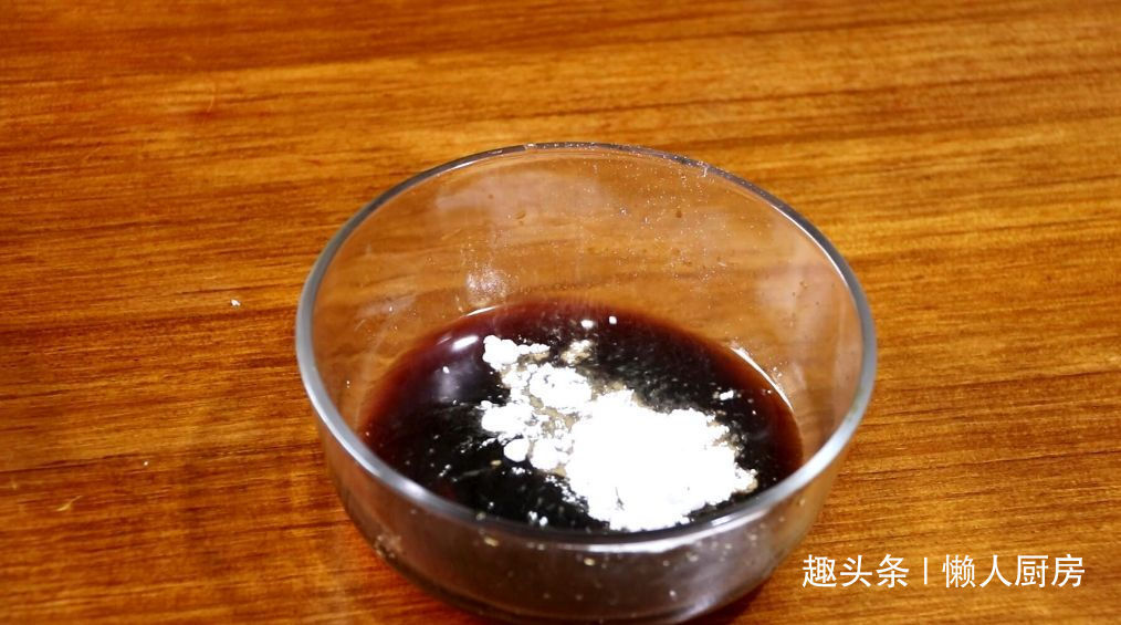 先蒸后炒,做出来的茄子不吸油,配上牛肉末一起炒,下饭好吃