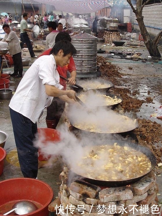  难得一见的乡村酒席，场面震撼