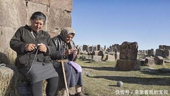 爆笑|十条爆笑冷知识:最壕追星,富婆砸四千万邀男星共进晚宴。