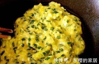 番茄炒蛋|用这个菜炒鸡蛋，比番茄炒蛋好吃一百倍，孩子天天吵着要我做！