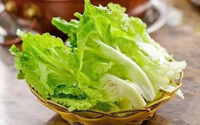 老太|女性不想老太快,多吃三种食物,滋补身体,排毒养颜,有益健康