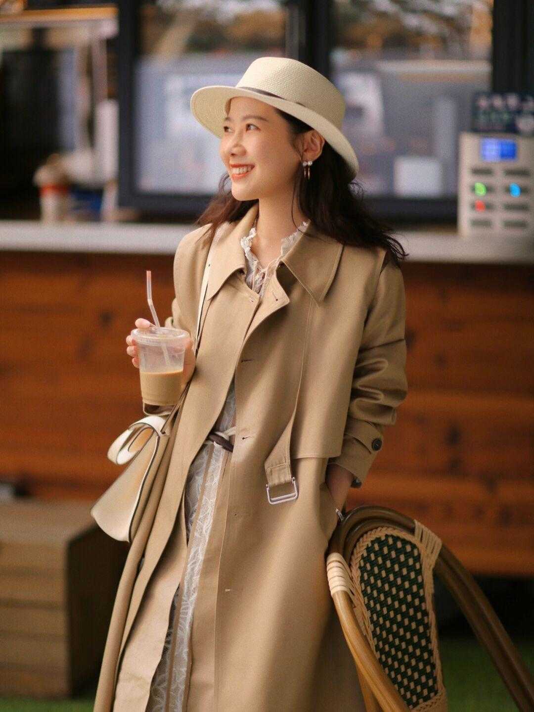 秋天|风衣的潮流还没过,小个子宁可搭配裤子,这是为什么?看完就明白