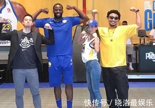 卡戴珊|日本美女记者闯NBA，身材傲人不输卡戴珊，和奥尼尔合影小鸟依人