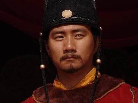 库房|皇帝悄悄在大臣衣服烫个洞,来年发现洞还在,立刻下令:打开库房