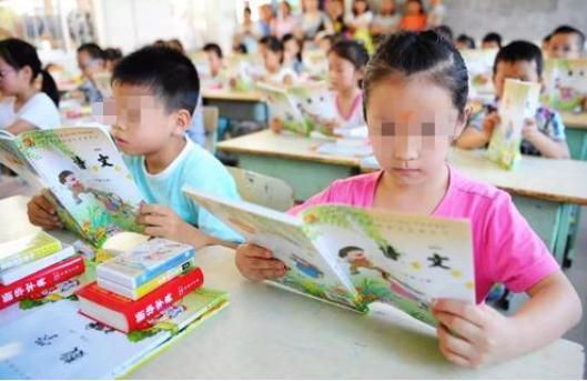 名字|爸爸姓“付”,给女儿取名没注意,班主任表示:感觉被占便宜了